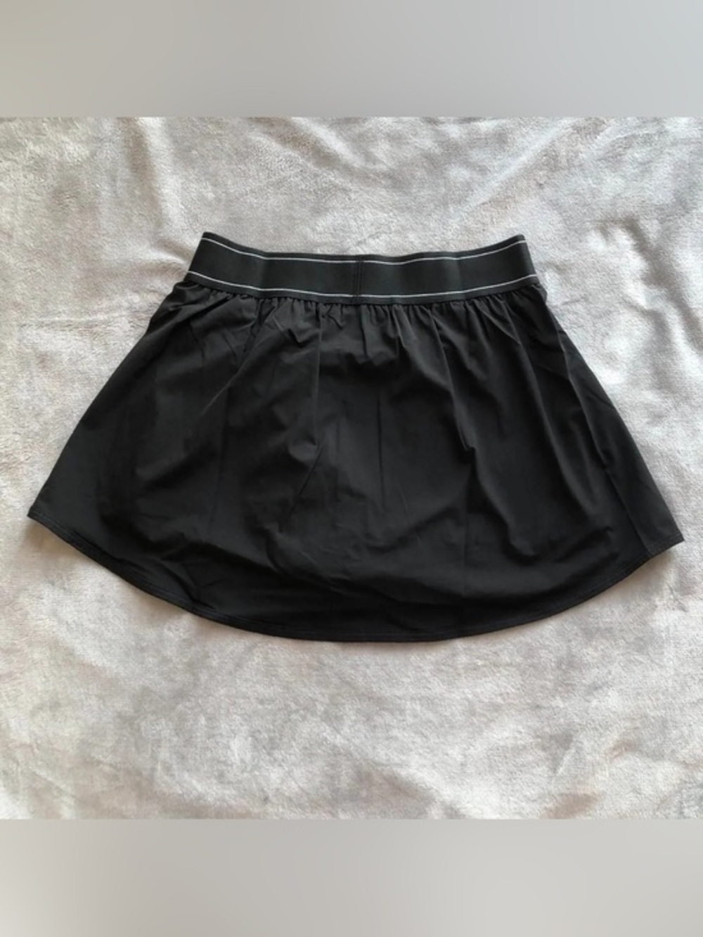 ALO Yoga Black Active Mini Skirt - Picture 2 of 2